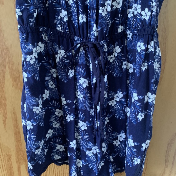 2/$30 Cynthia Rowley // Halter Neck Romper - Picture 4 of 6